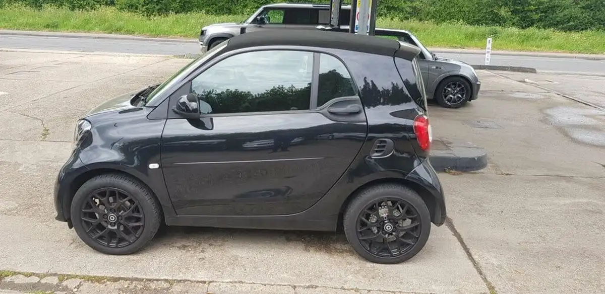 2019-smart-fortwo-10-urban-shadow-edition-big-0