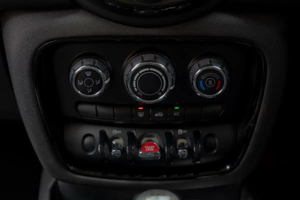 2018-mini-clubman-15-cooper-ss-big-55
