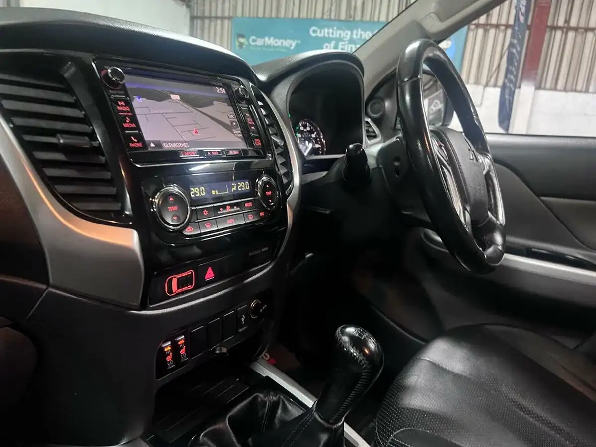 2017-mitsubishi-l200-24di-d-warrior-178bhp-eu6-big-18