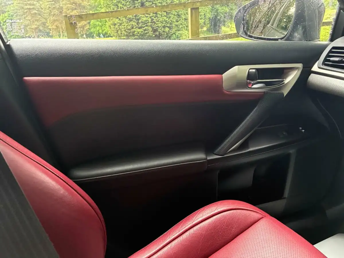 2014-lexus-ct-200h-18-f-sport-big-15