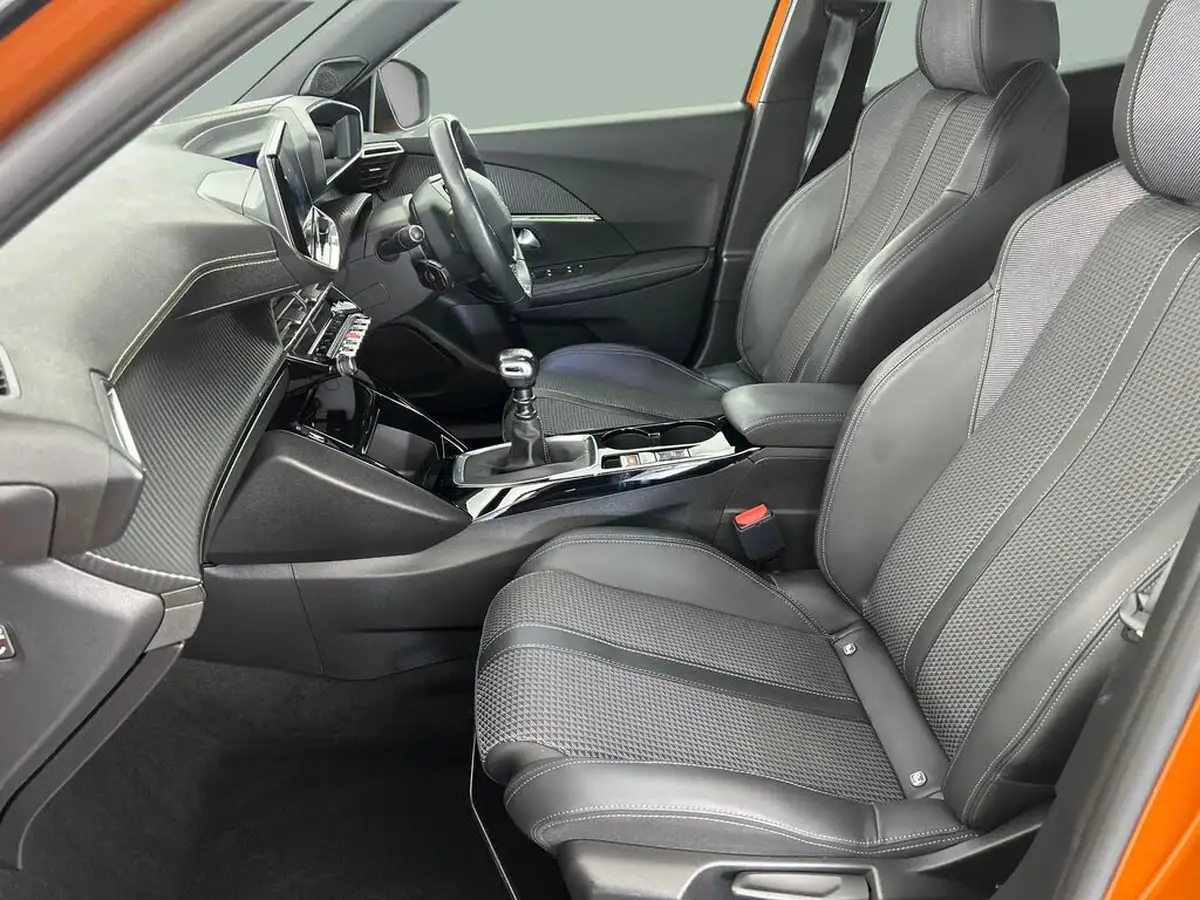 2022-peugeot-2008-suv-12-puretech-gt-big-27
