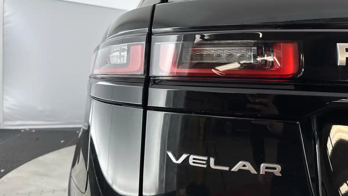 2022-land-rover-range-rover-velar-20-d200-velar-big-27