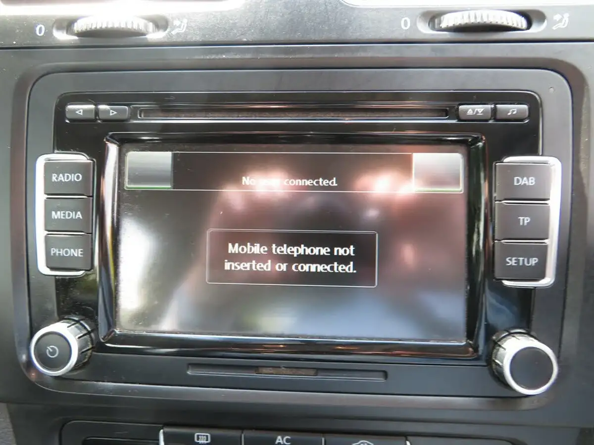 2012-volkswagen-golf-14-match-5d-big-28