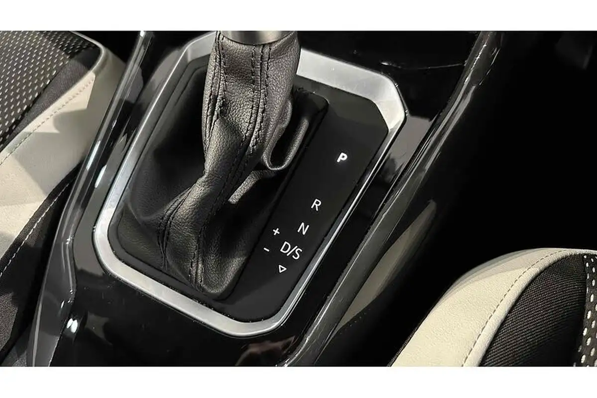 2019-volkswagen-t-roc-20tdi-sel-dsg-big-41