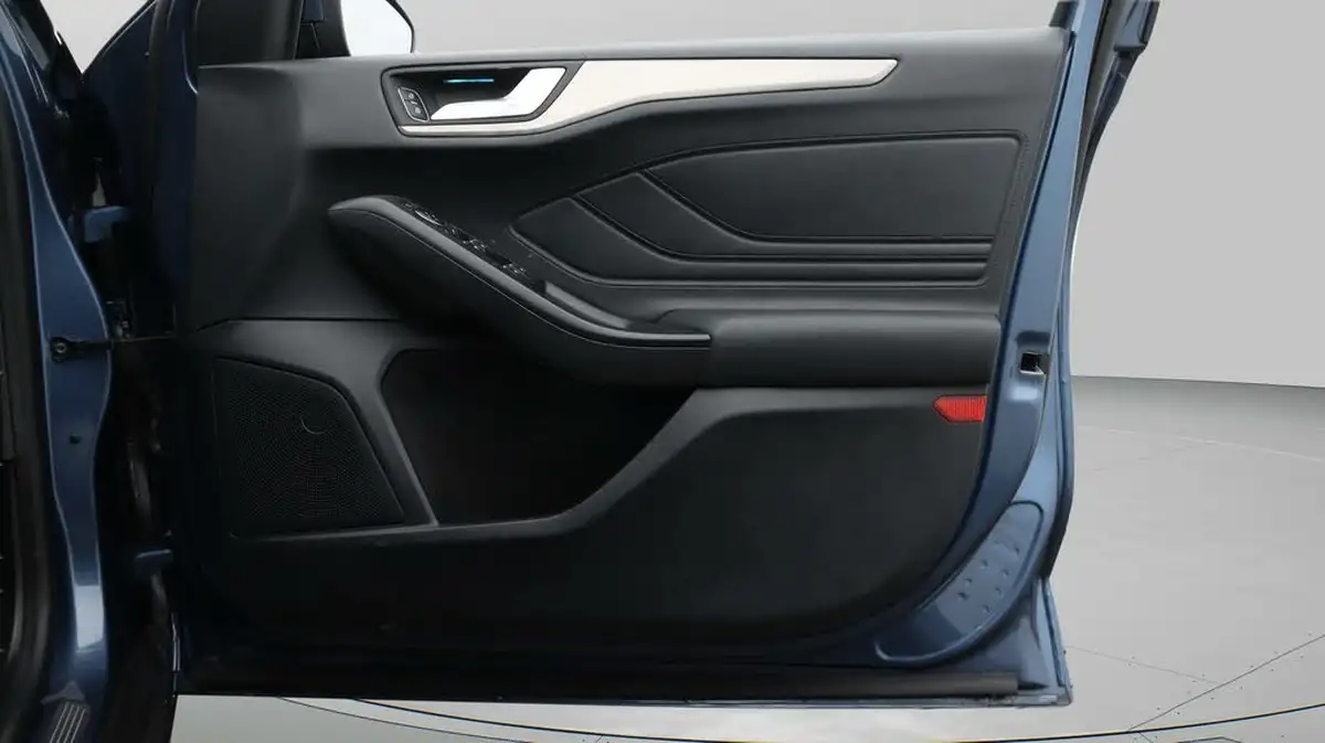 2020-ford-focus-10t-titanium-hatchback-auto-big-15