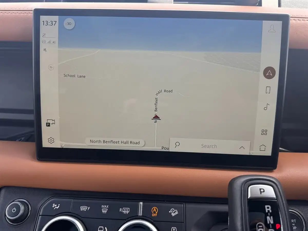 2023-land-rover-110-defender-30-d300-x-dynamic-hse-big-9