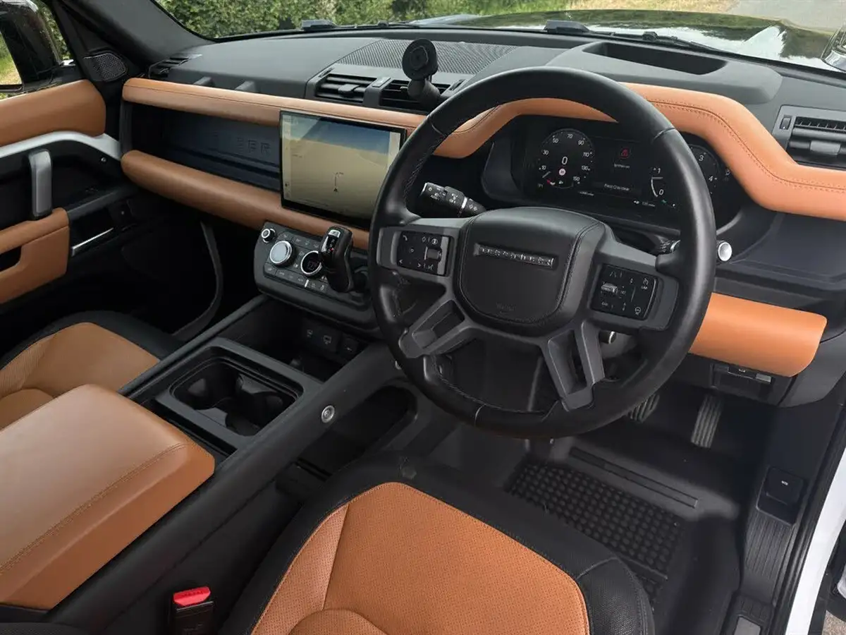 2023-land-rover-110-defender-30-d300-x-dynamic-hse-big-5