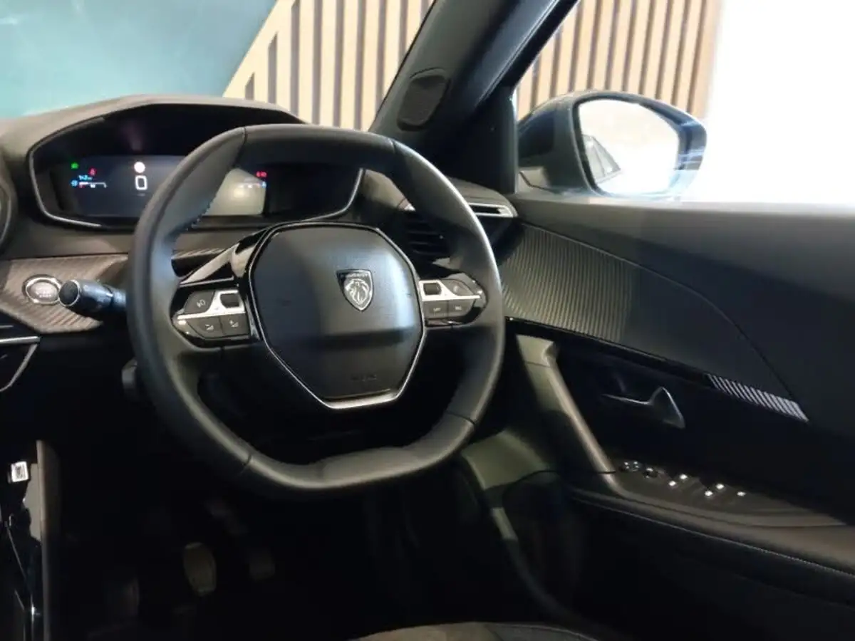 2023-peugeot-2008-suv-12-puretech-allure-big-9
