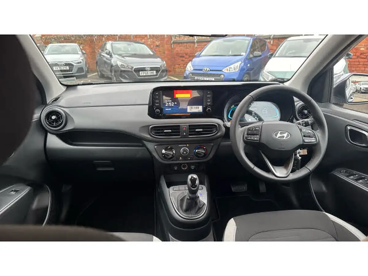 2025-hyundai-i10-12-advance-79ps-auto-big-9