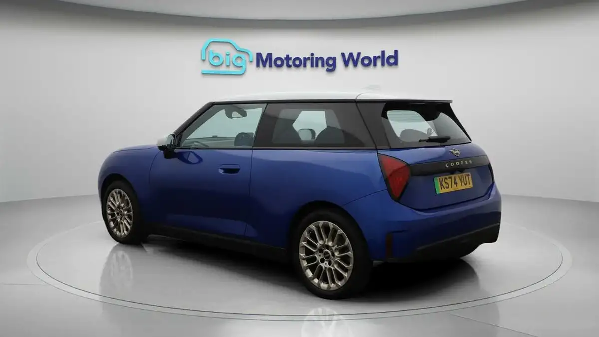 2024-mini-cooper-e-cooper-e-exclusive-big-5