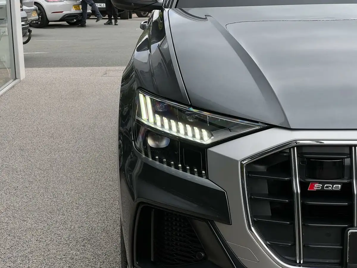2020-audi-sq8-40tdi-big-72