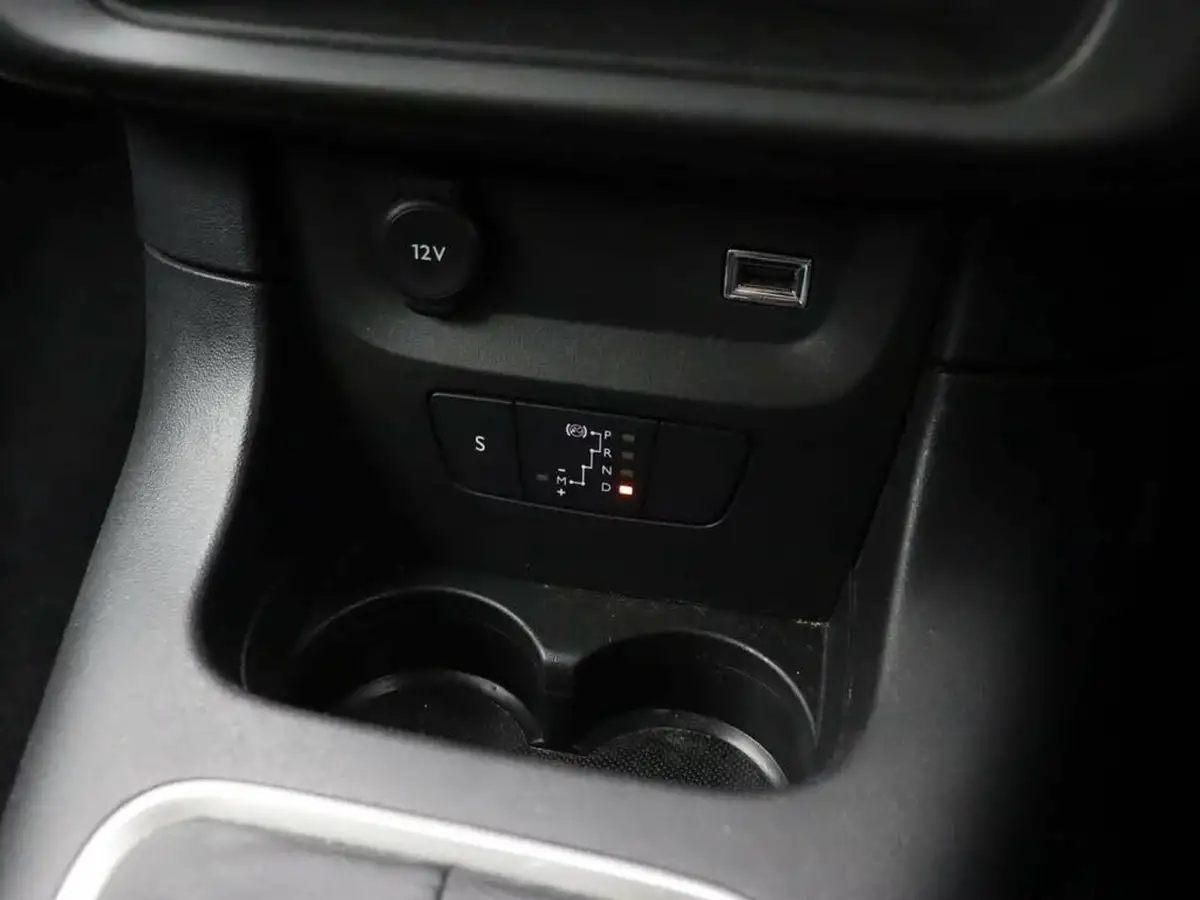 2021-citroen-c3-12-puretech-shine-plus-110ps-eat6-big-29