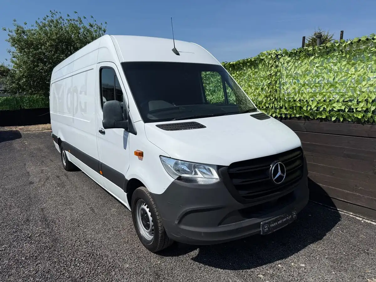 2018-mercedes-benz-sprinter-21cdi-311-l2h1-panel-van-rwd-eco-gear-360-big-0