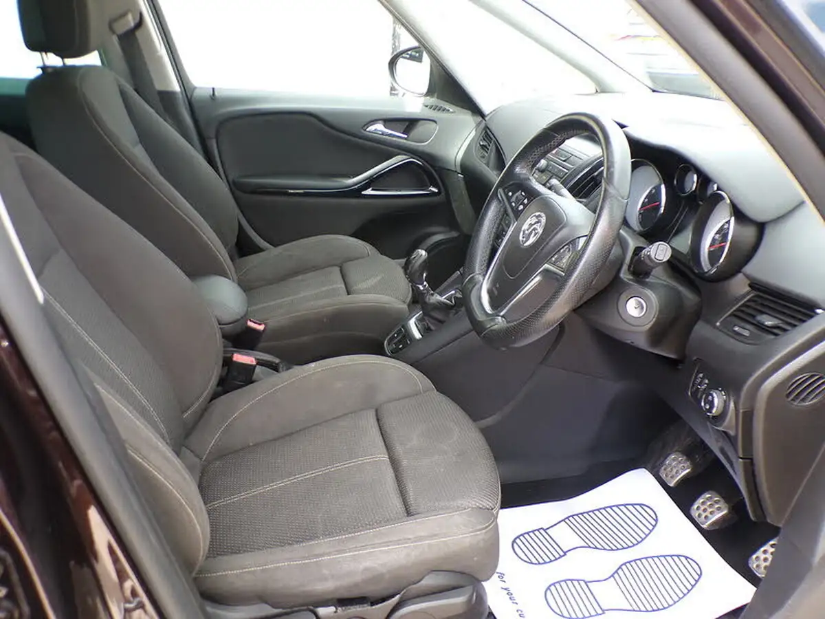 2015-vauxhall-zafira-tourer-14i-16v-turbo-sri-leather-pk-big-11