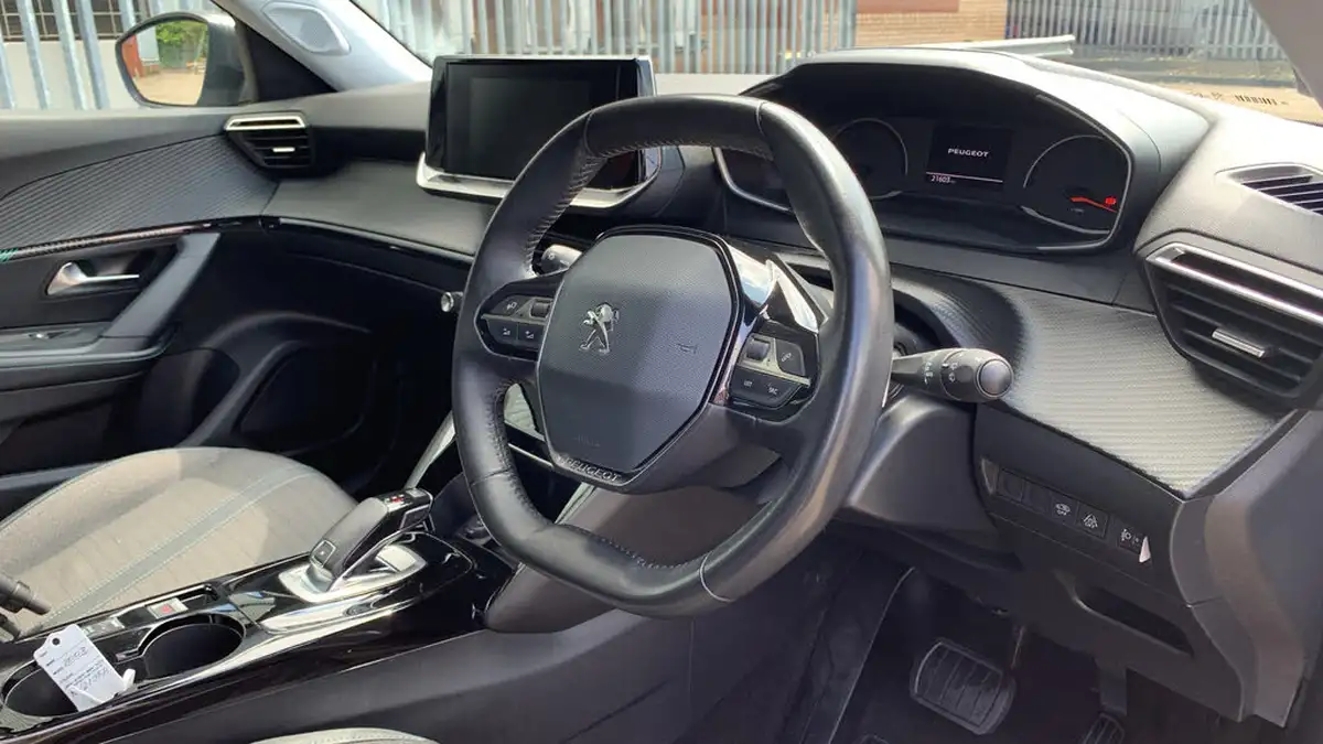 2021-peugeot-2008-suv-12-puretech-allure-130bhp-eat8-big-10