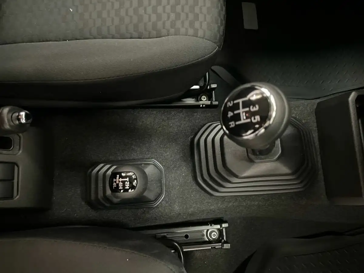2023-suzuki-jimny-15-light-commercial-allgrip-big-27