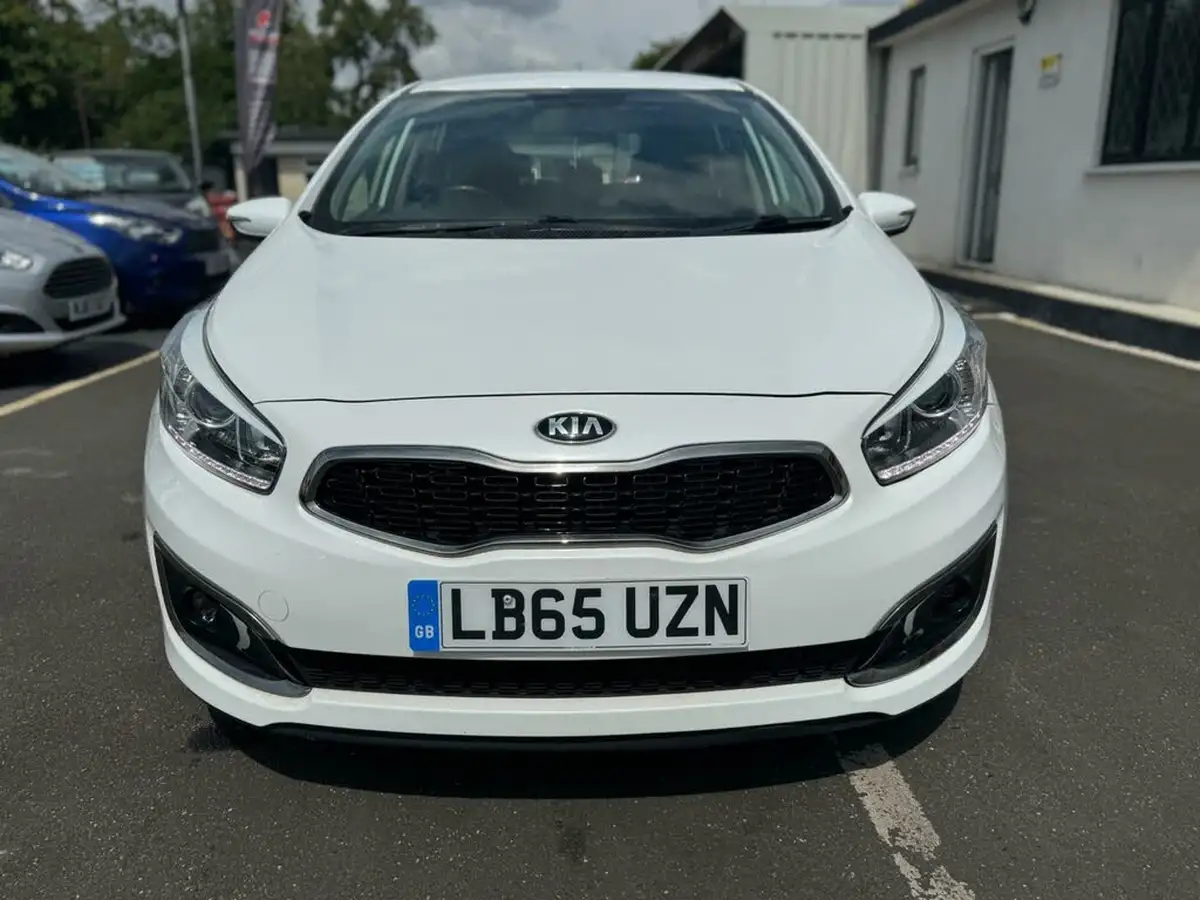 2016-kia-ceed-16crdi-2-hatchback-big-5