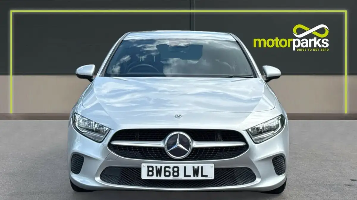 2018-mercedes-benz-a-class-15d-a180d-se-116ps-ss-7g-dct-big-7