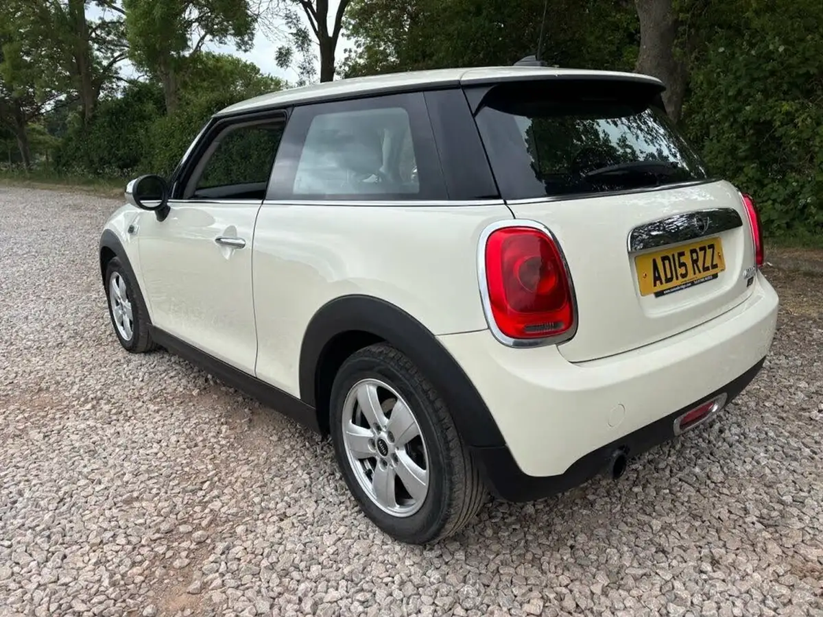 2015-mini-cooper-12-one-ss-3d-big-10