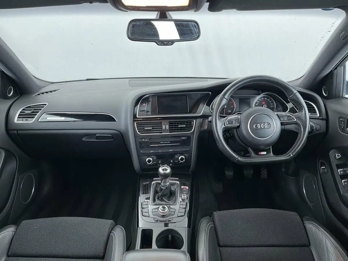 2012-audi-a4-20-quattro-black-edition-tfsi-big-7