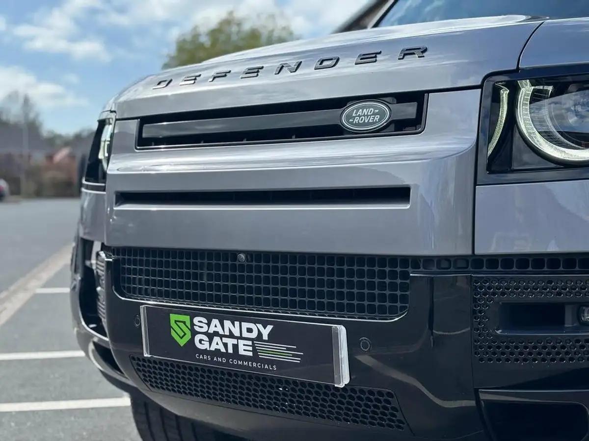 2022-land-rover-110-defender-30-d300-hard-top-hse-110-big-51