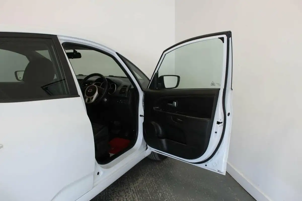 2011-kia-venga-16-3-auto-big-18