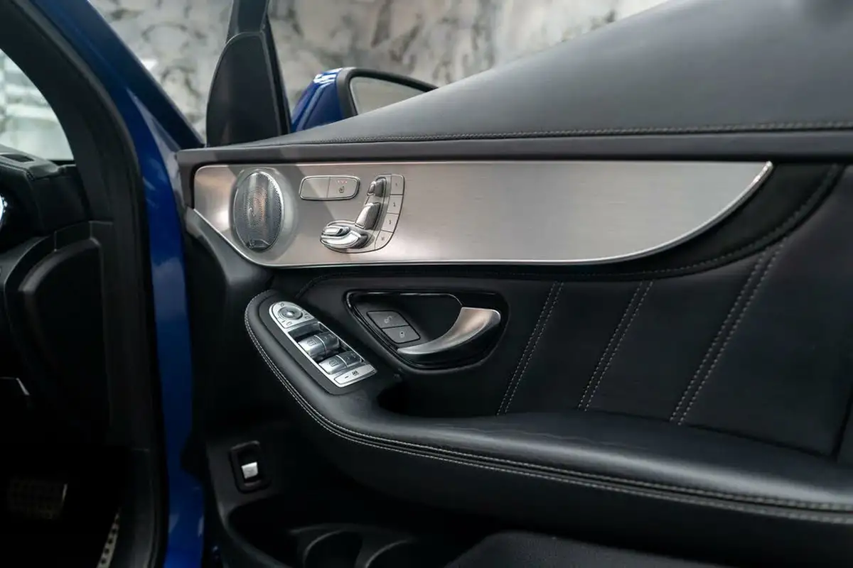 2018-mercedes-benz-glc-class-40-glc-amg-63-premiumss-coupe-4d-big-34