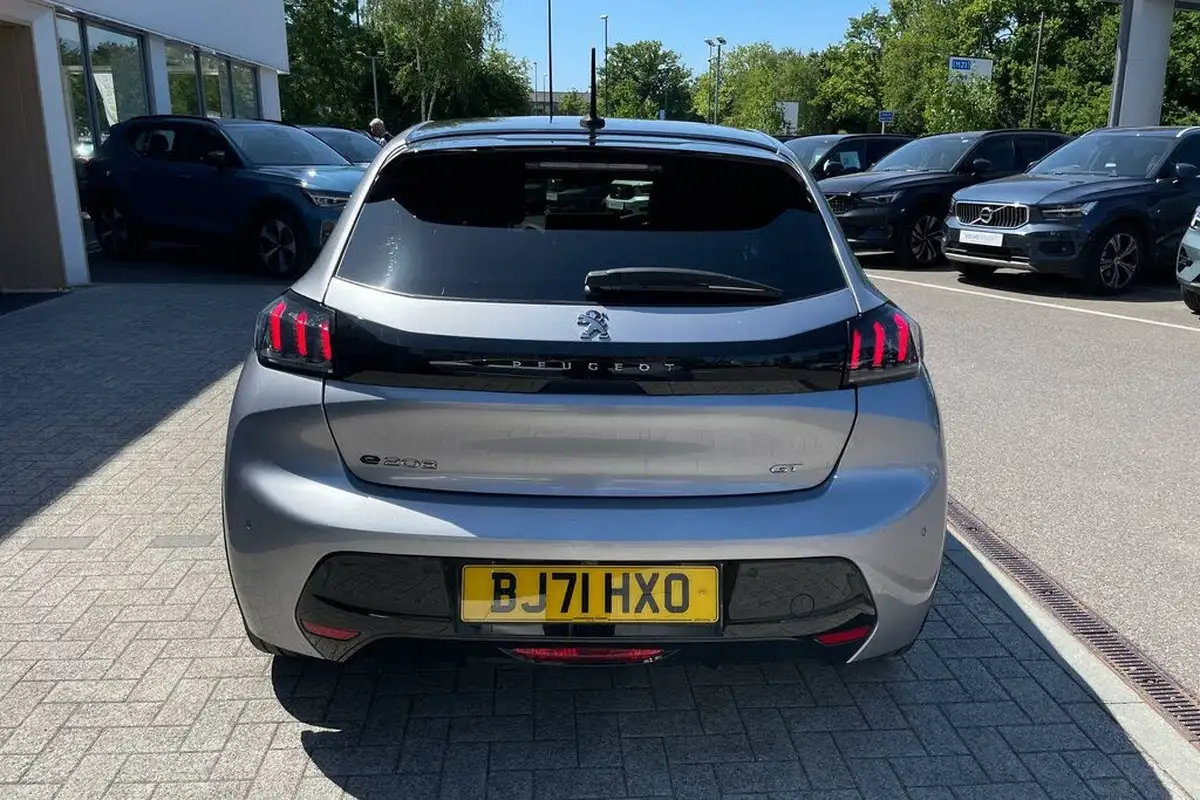 2021-peugeot-208-e-gt-50kwh-big-7