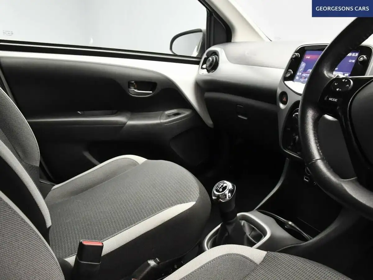 2022-toyota-aygo-10-vvt-i-x-play-big-22