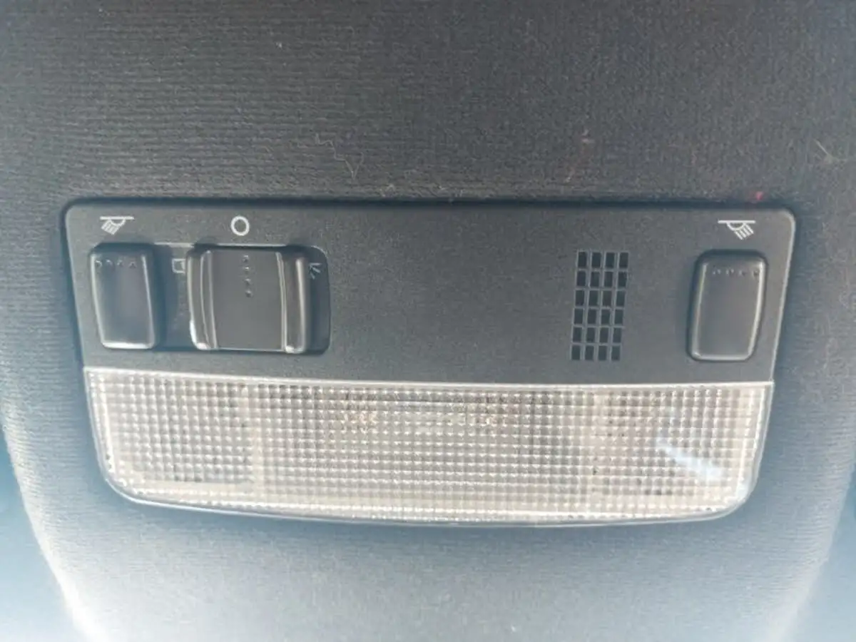 2019-volkswagen-up-10-gti-5d-big-18