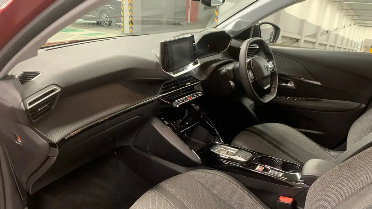 2024-peugeot-208-e-e-style-big-11