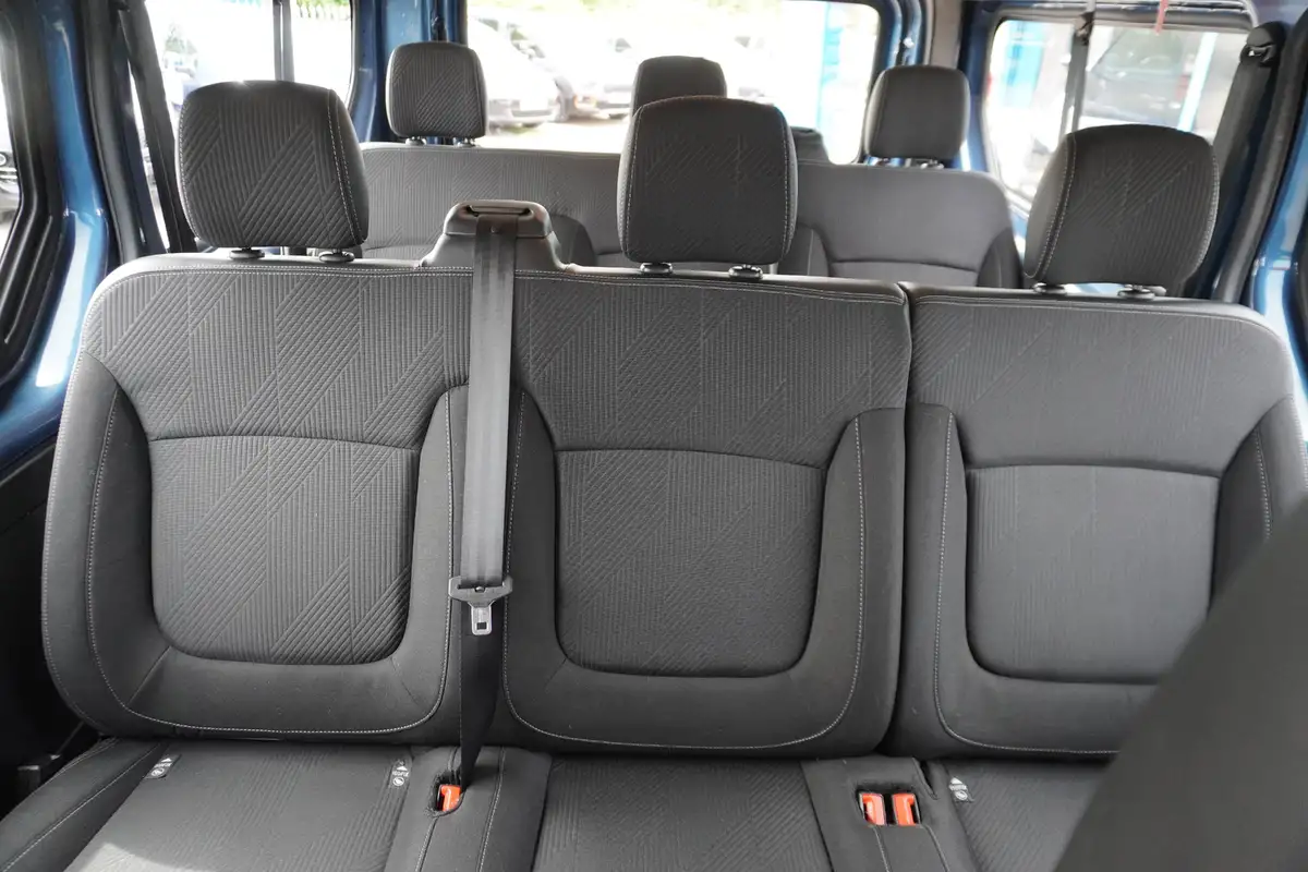 2020-renault-trafic-passenger-20dci-ll30-170-sport-nav-big-11