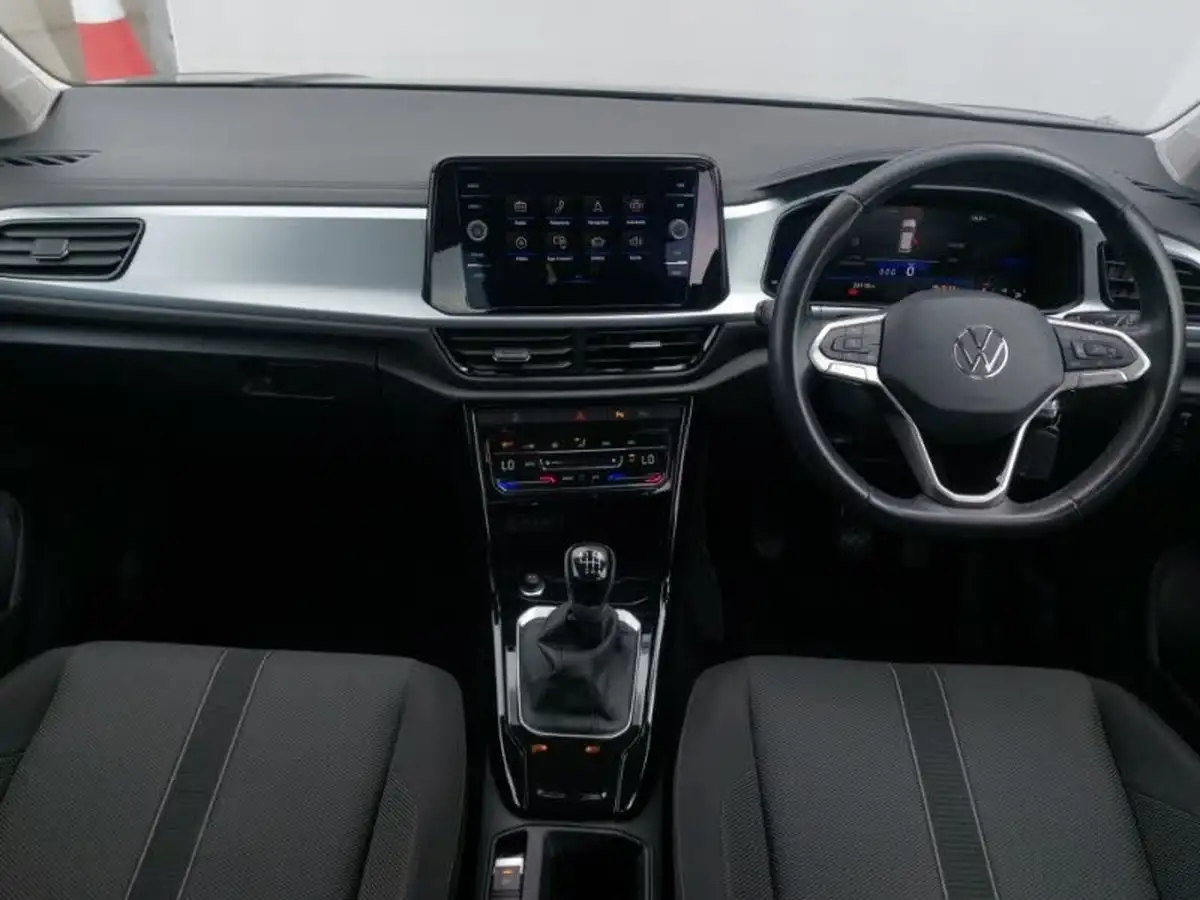 2022-volkswagen-t-roc-15-tsi-life-big-2