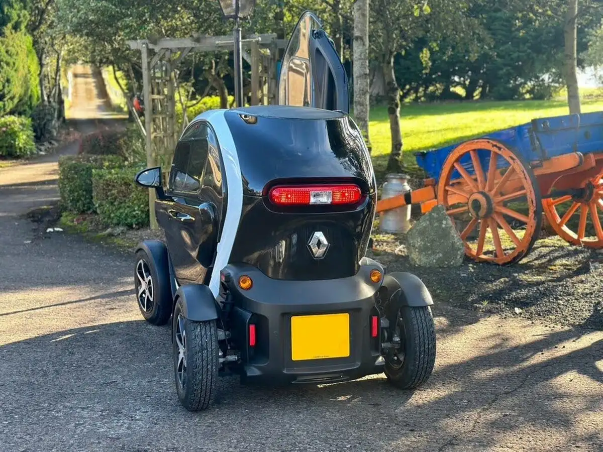 2019-fiat-500-12-lounge-ss-big-12