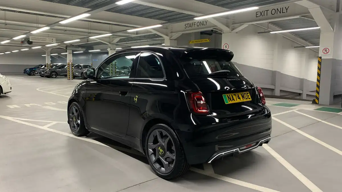 2024-abarth-500-e-500e-big-4