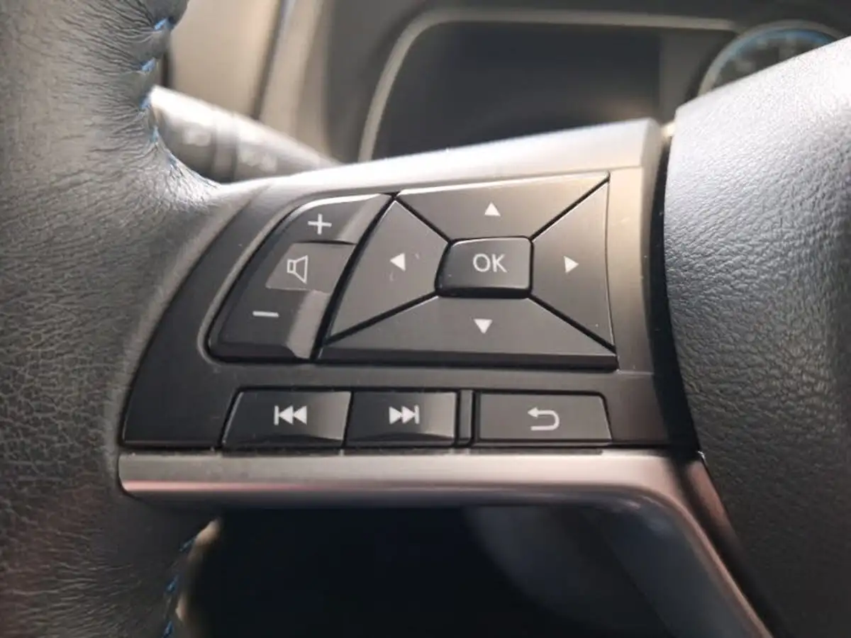 2022-nissan-leaf-e-tekna-big-15