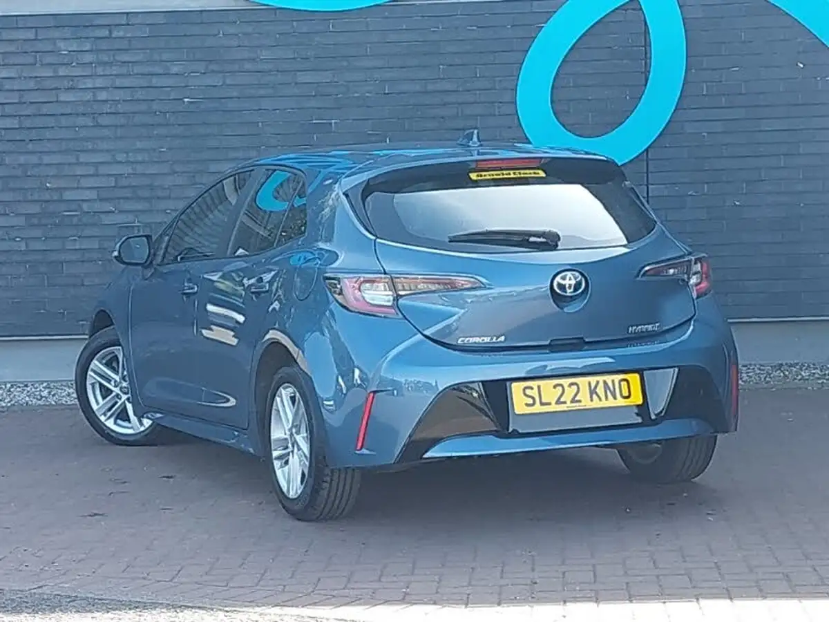 2022-toyota-corolla-18-vvt-i-icon-120bhp-trk-hatchback-5d-big-1