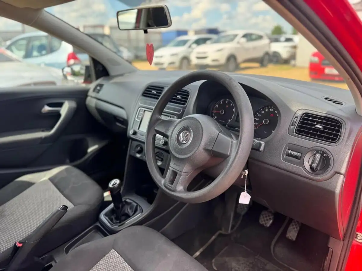 2010-volkswagen-polo-12-s-3d-big-7
