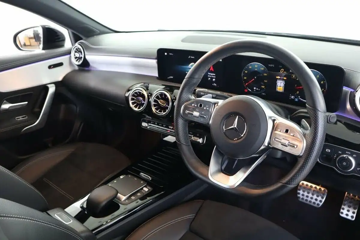 2022-mercedes-benz-a-class-20-a250-amg-line-premium-edition-hatchback-5d-big-11