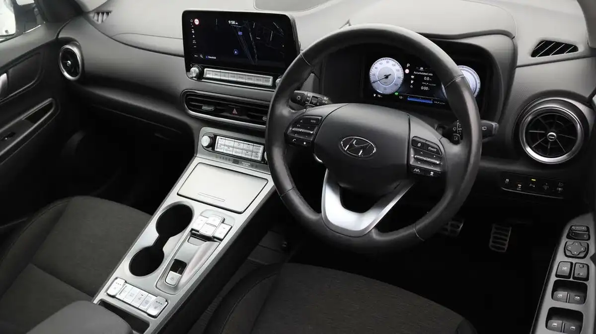 2022-hyundai-kona-e-premium-204ps-64kwh-7kw-obc-big-8
