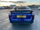 2016-toyota-prius-small-23