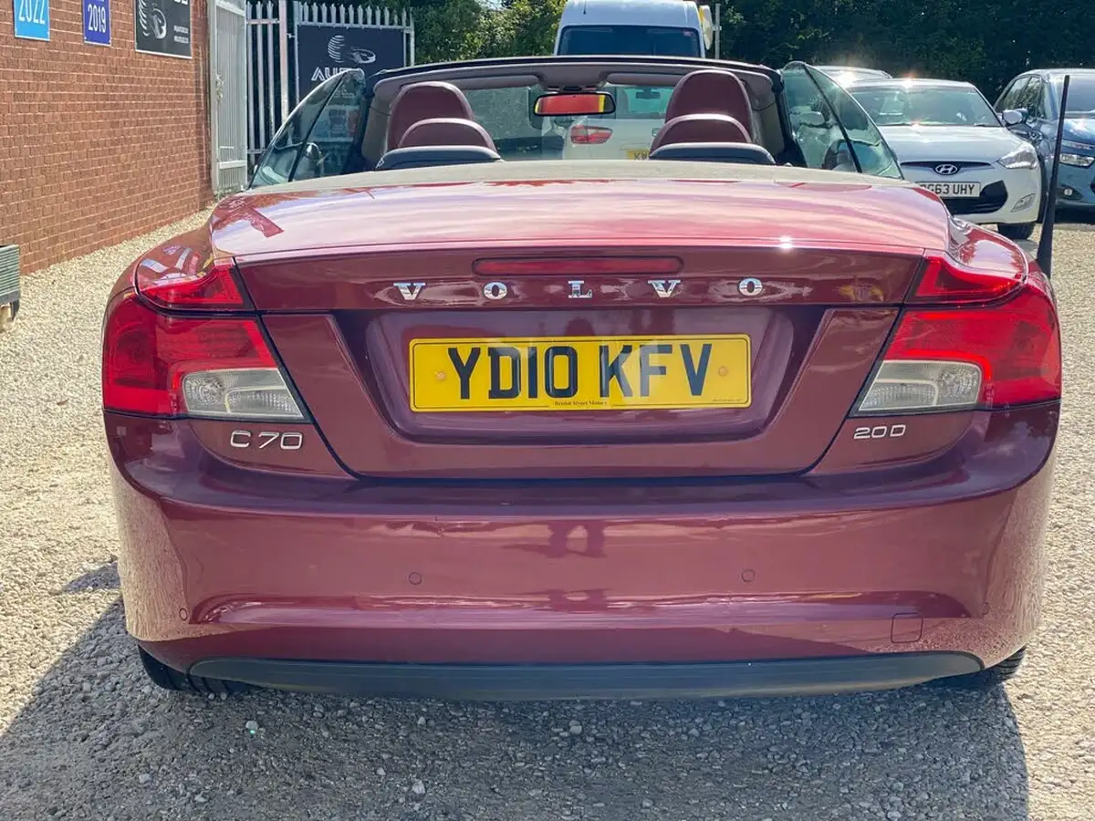 2010-volvo-c70-20td-se-lux-big-11