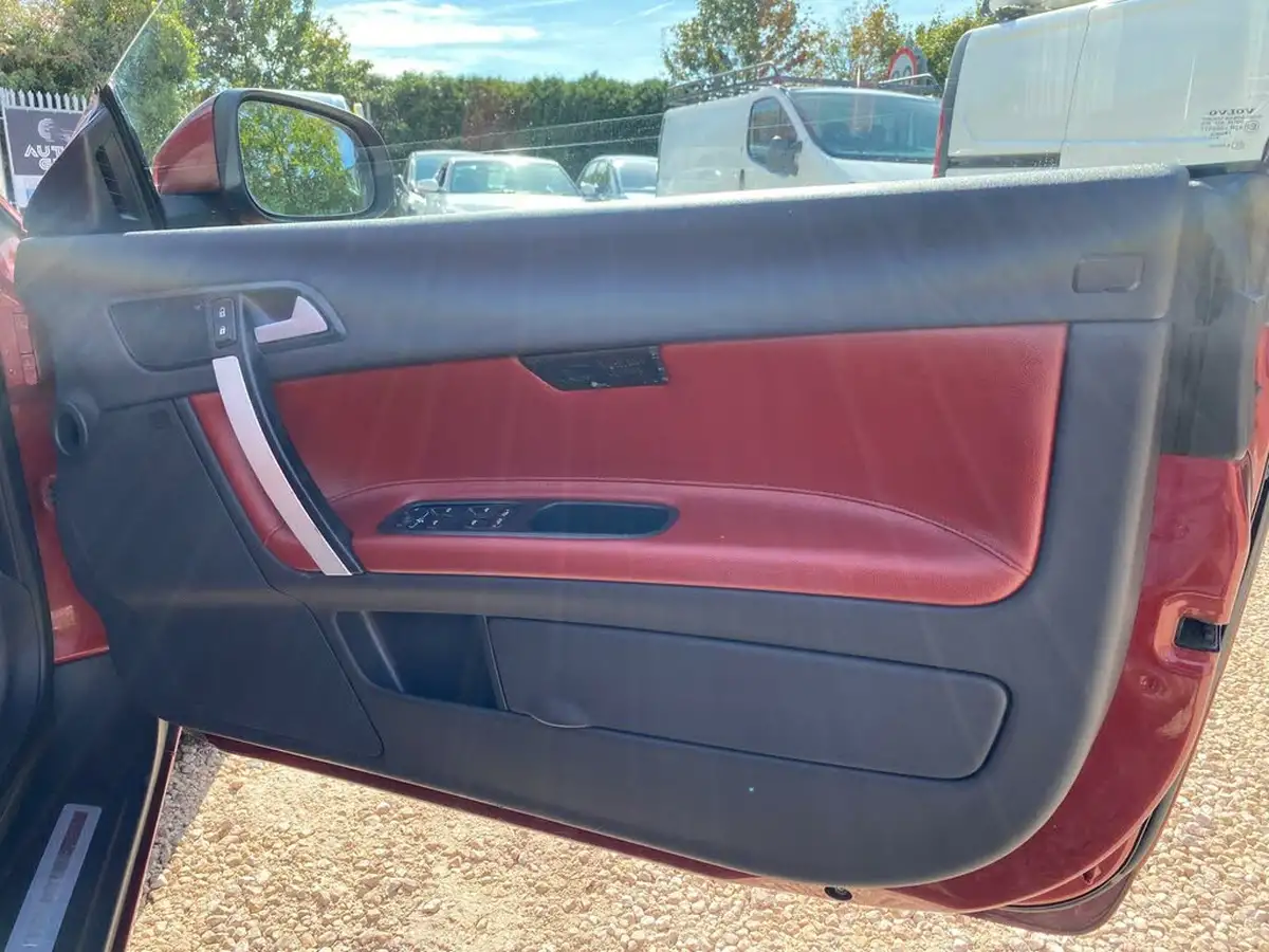 2010-volvo-c70-20td-se-lux-big-35