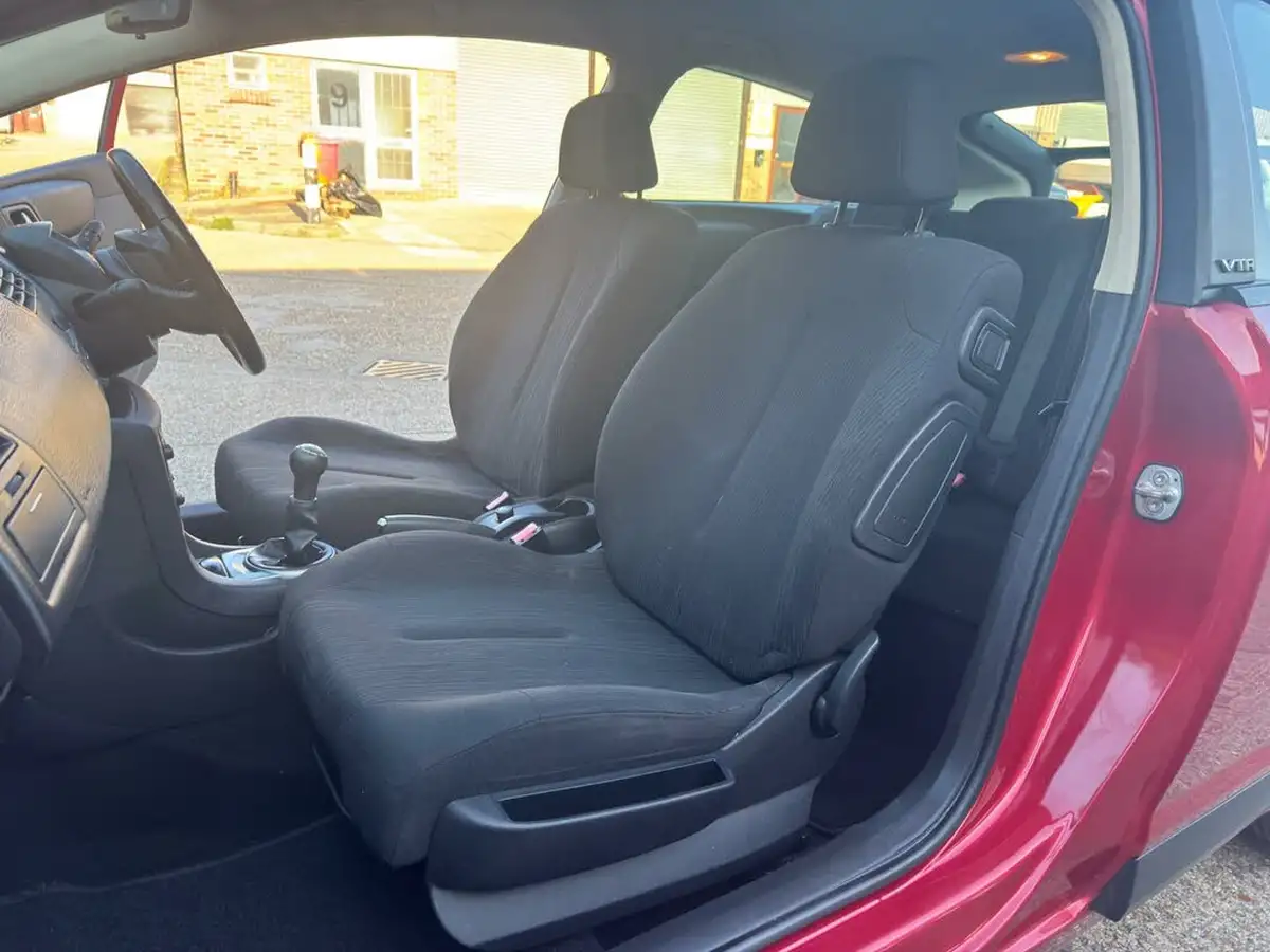 2009-citroen-c4-16-vtr-coupe-3d-1587cc-big-23