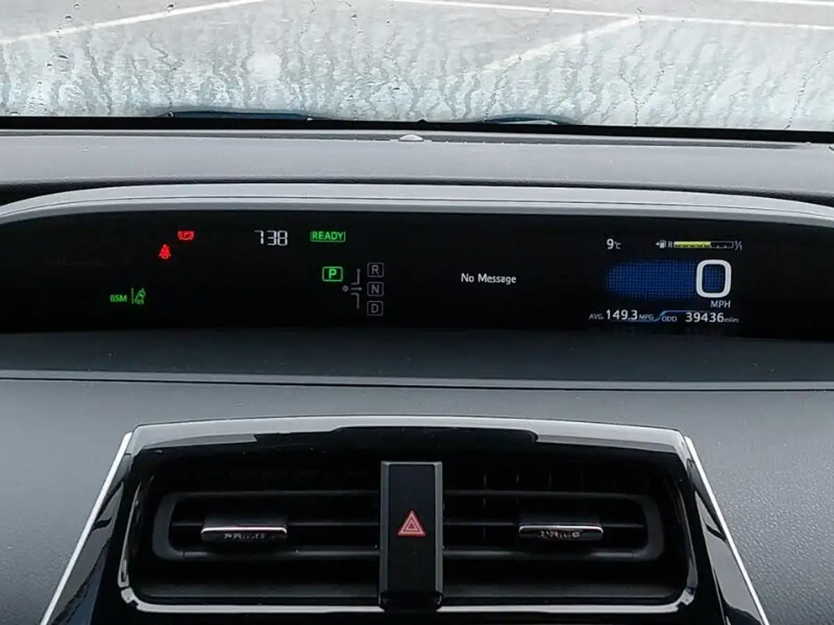 2019-toyota-prius-big-14