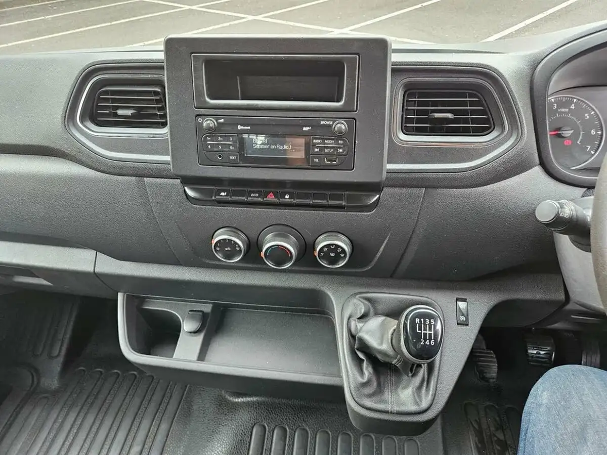 2020-nissan-nv400-23dci-acenta-l3-135bhpeu6dt-f35-chassis-cab-big-35