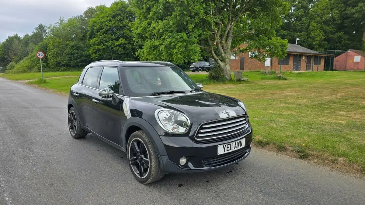 2011-mini-countryman-16-cooper-pepper-big-10