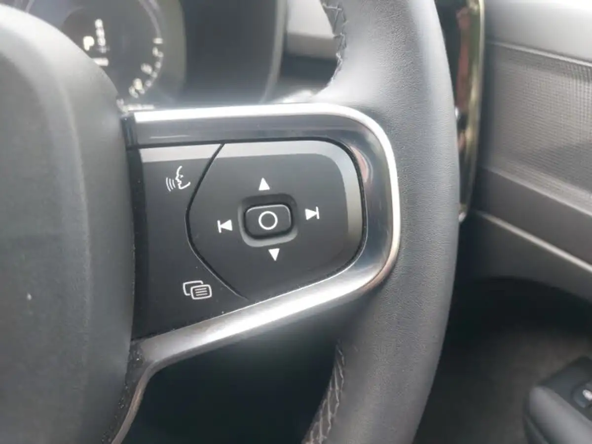 2021-volvo-xc40-15-t5-inscription-pro-258bhp-big-16
