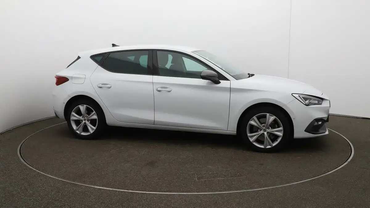 2021-seat-leon-14-e-hybrid-fr-hatchback-big-47