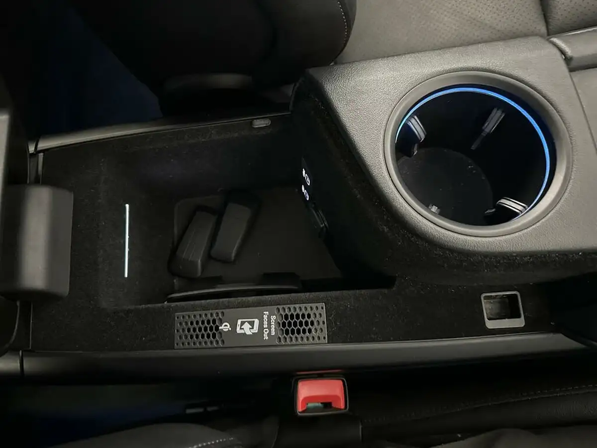2021-porsche-taycan-e-base-476ps-performance-battery-plus-big-22